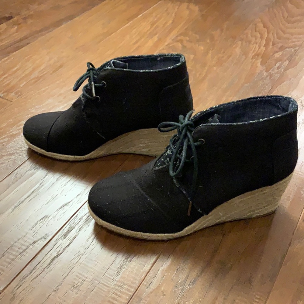 Toms Booties Size 9 - Brand New